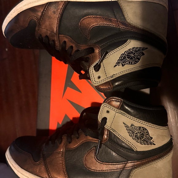 Air Jordan 1 Retro High OG 555088-033 Size 11 Mens Patina colorway - Picture 2 of 4